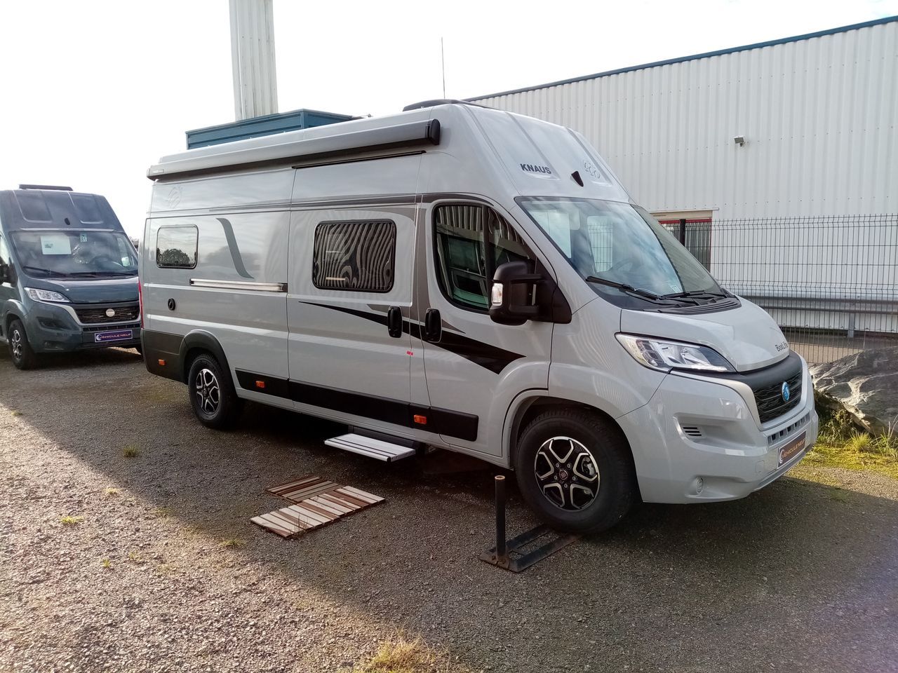 Camping-car KNAUS BOXLIFE BA 630 MEG LIT PAV/ET SOUTE.